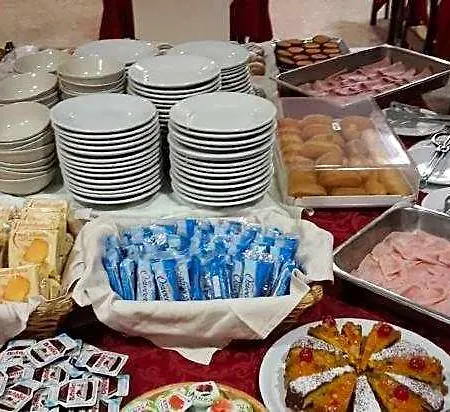 Annetta Hotel 3*
