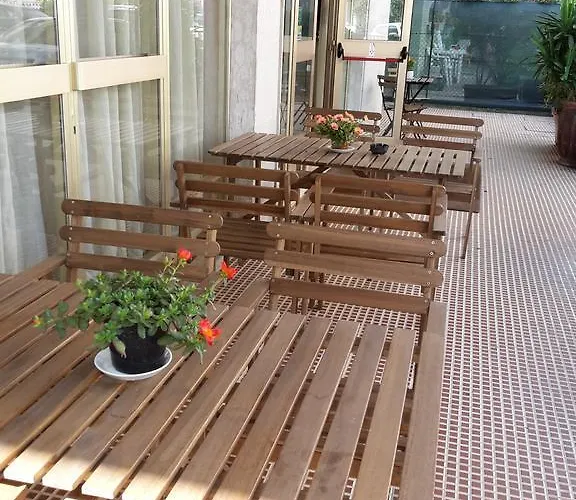 Annetta Hotel 3*