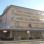 Annetta 3*